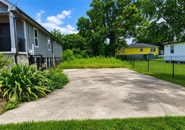 Photo 2 of Land for sale at 9126 Fig St, New Orleans, LA 70118 | MLS# 2568955 | Listing updated on 2026-07-22