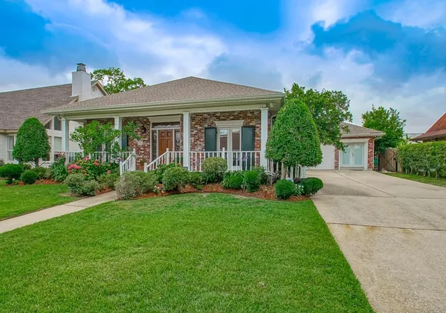 2nd image of 725 Marlene Dr, Gretna, LA 70056 | MLS# 2568348