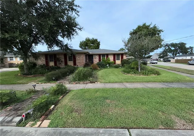 Homes for sale in Metairie, LA | 4001 Green Acres Rd, Metairie, LA 70003 | MLS# 2567574