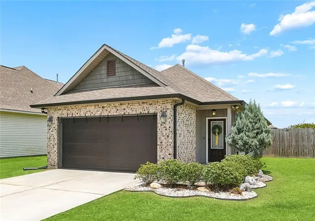 1st image of 2600 Bayou Chene Dr, Marrero, LA 70072 | MLS# 2568900