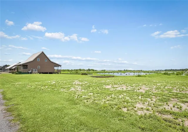 Photo 2 of Single family home for sale at 3368 Resort Ln, Des Allemands, LA 70030 | MLS# 2568885 | Listing updated on 2026-07-23
