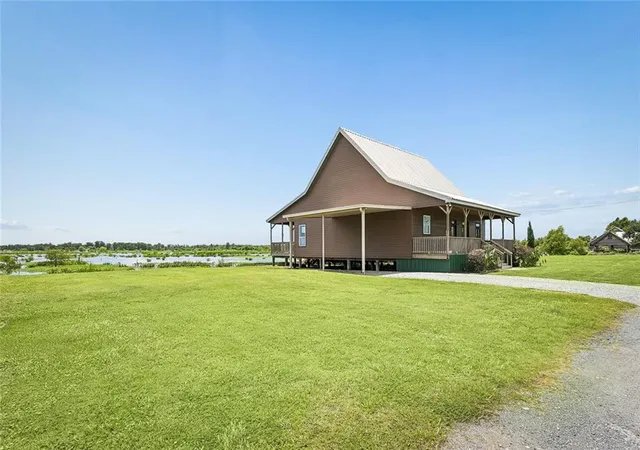 Photo 2 of Single family home for sale at 3368 Resort Ln, Des Allemands, LA 70030 | MLS# 2568885 | Listing updated on 2026-07-23