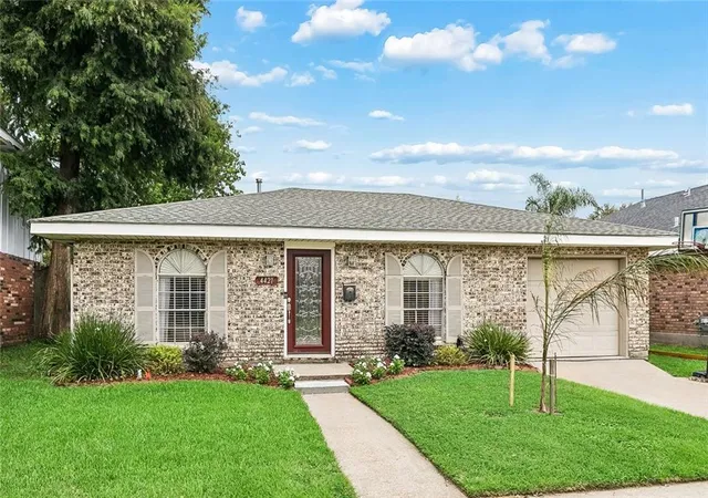 Homes for sale in Metairie, LA | 4421 St Mary St, Metairie, LA 70006 | MLS# 2569120