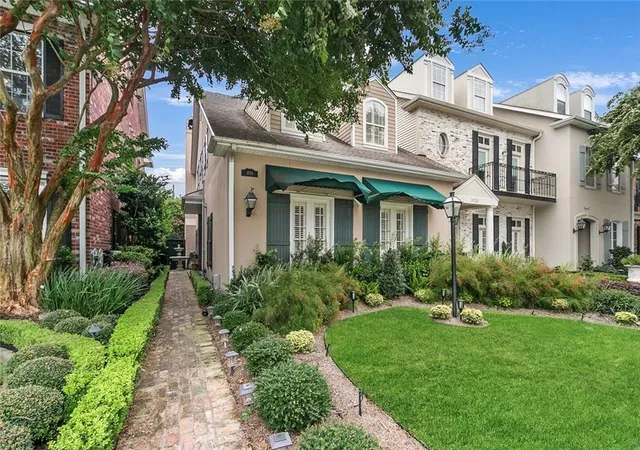 Homes for sale in Metairie, LA | 3725 N Hullen St, Metairie, LA 70002 | MLS# 2567189