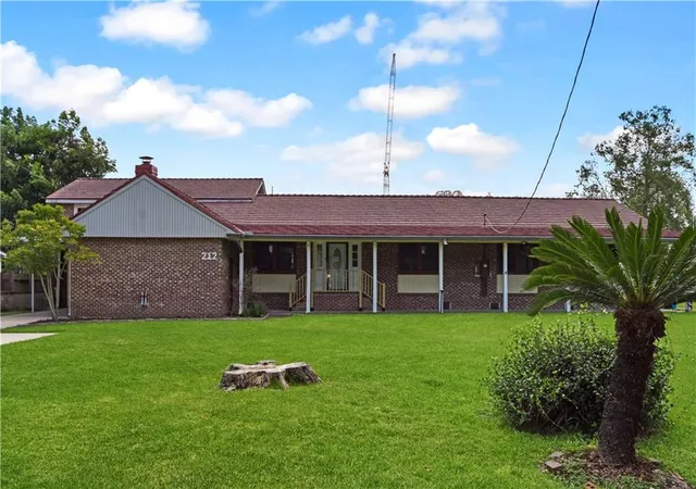 Photo 2 of Sale Pending at 212 Amelia St, Destrehan, LA 70047 | MLS# 2569050 | Listing updated on 2026-09-01
