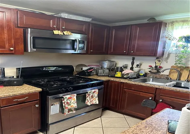 Listing Photo 4 - Condo for sale in building located at 7414 16 Mistletoe St, Metairie, LA 70003