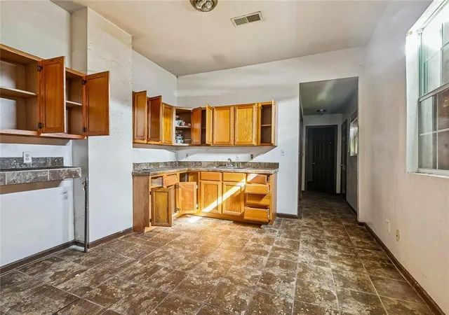 Listing Photo 4 - Condo for sale in building located at 2505-2507 Magnolia St, New Orleans, LA 70113