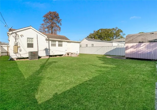10th image of 9 Carroll Dr, Chalmette, LA 70043 | MLS# 2569283