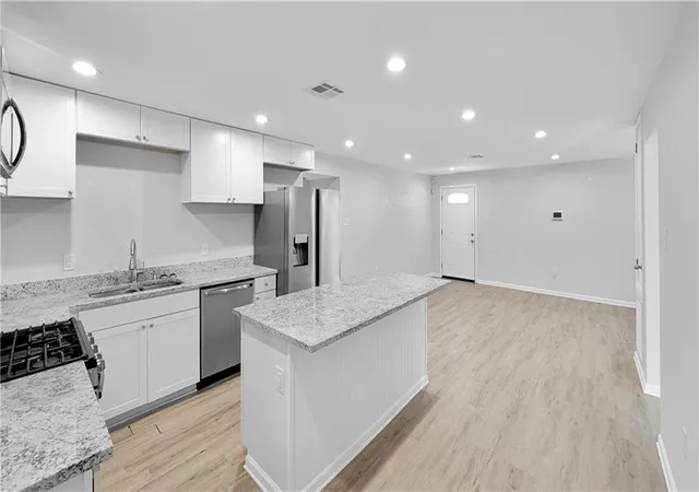 Photo 3 of Single family home for sale at 1706 Stafford St, Gretna, LA 70053 | MLS# 2569285 | Listing updated on 2026-09-01