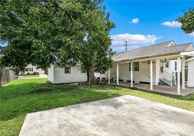 12th image of 2312 Pakenham Dr, Chalmette, LA 70043 | MLS# 2569288