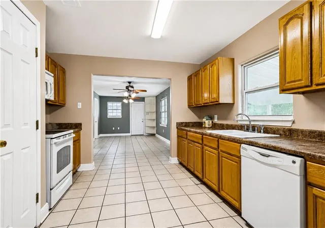 Photo 3 of Single family home for sale at 2312 Pakenham Dr, Chalmette, LA 70043 | MLS# 2569288 | Listing updated on 2026-10-01