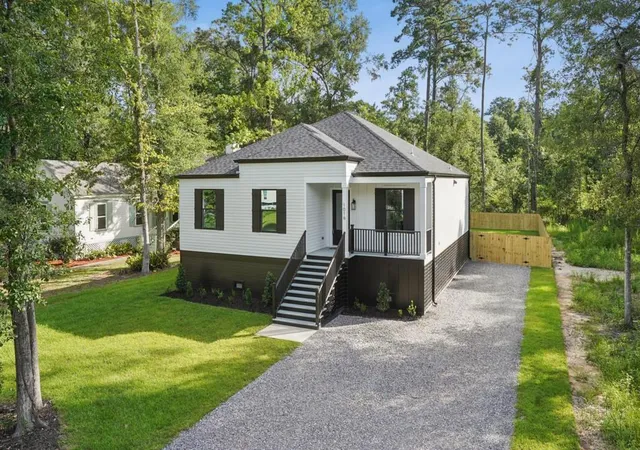 2nd image of 1016 W 19th Ave, Covington, LA 70433 | MLS# 2569261