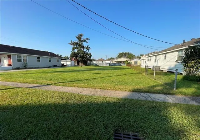 3rd image of 10 Crislaur Ave, Harahan, LA 70123 | MLS# 2569073