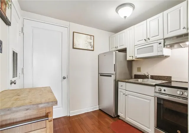 3rd image of 1205 St Charles Ave #1011, New Orleans, LA 70130 | MLS# 2569329