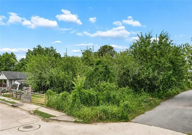 5th image of 2438 Feliciana St, New Orleans, LA 70117 | MLS# 2569096