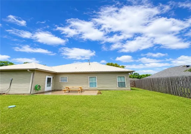 Photo 2 of Single family home for sale at 10 Cypress Dr, Ponchatoula, LA 70454 | MLS# 2569013 | Listing updated on 2026-07-27