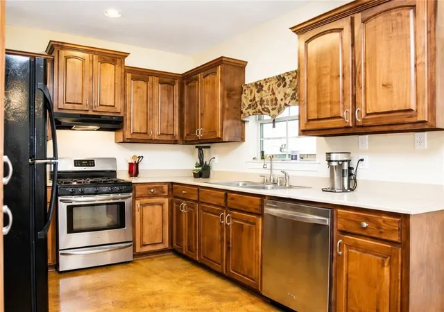 Photo 3 of Single family home for sale at 10 Cypress Dr, Ponchatoula, LA 70454 | MLS# 2569013 | Listing updated on 2026-07-27