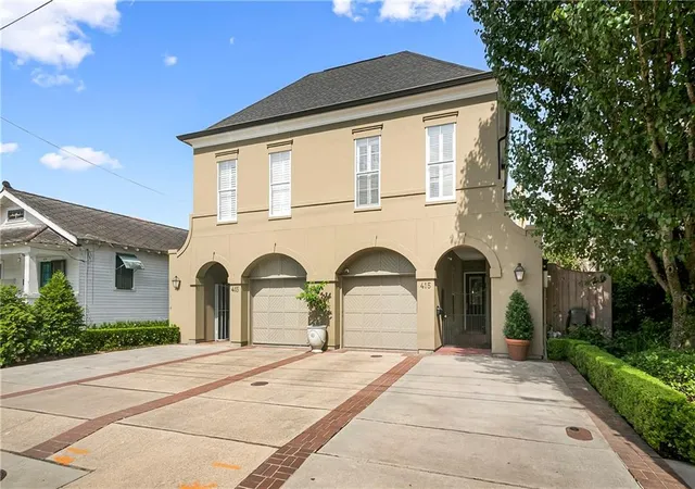 Photo 2 of Townhouse for sale at 415 Focis St, Metairie, LA 70005 | MLS# 2567989 | Listing updated on 2026-08-27