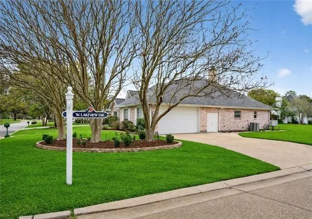 image of 145 Lakewood Dr, La Place, LA 70068 | MLS# 2569103