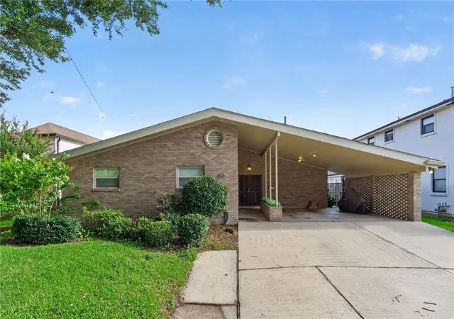 1st image of 319 Sharon Dr, New Orleans, LA 70124 | MLS# 2569101