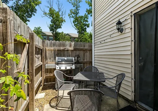 2nd image of 713 Heavens Dr, Mandeville, LA 70471