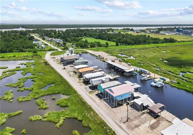 20th image of 327 Martin Ln, Port Sulphur, LA 70083 | MLS# 2568495