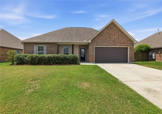 1st image of 827 White Pine Dr, Ponchatoula, LA 70454 | MLS# 2569345