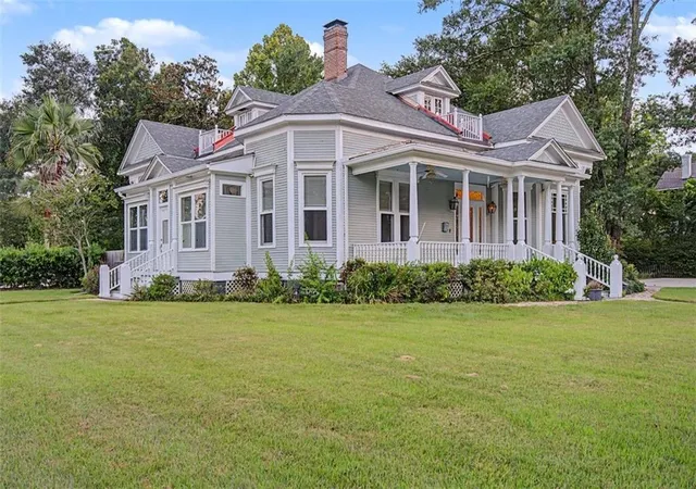 Photo 1 of Single family home for sale at 705 W Thomas St, Hammond, LA 70401 | MLS# 2566553 | Listing updated on 2026-10-07