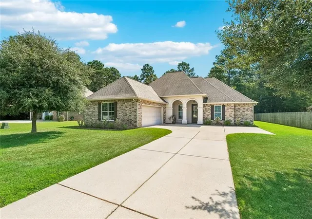 1st image of 592 English Oak Dr, Madisonville, LA 70447 | MLS# 2564218