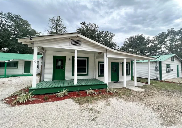 4th image of 1011 Wilkinson St, Mandeville, LA 70448 | MLS# 2569651