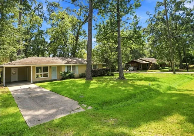 2nd image of 825 W 14th Ave, Covington, LA 70433 | MLS# 2569484