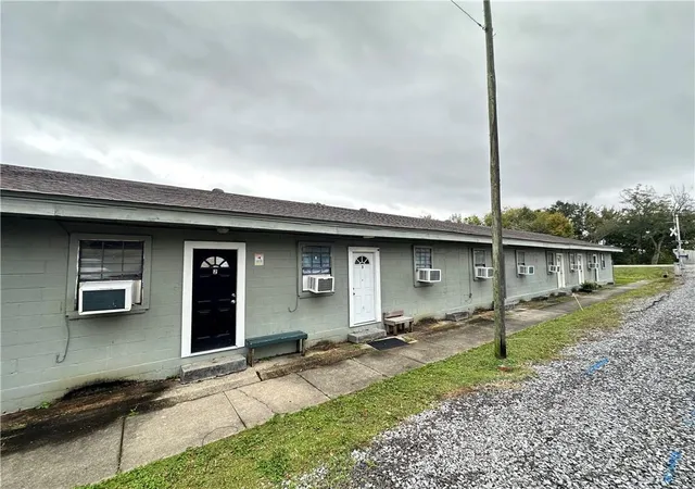 Photo 2 of Multi family home for sale at 1500 Madison St, Gretna, LA 70053 | MLS# 2568930 | Listing updated on 2026-07-28