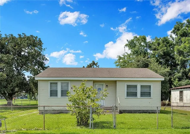 Photo 1 of Single family home for sale at 126 Hahn St, Hahnville, LA 70057 | MLS# 2569529 | Listing updated on 2026-07-29