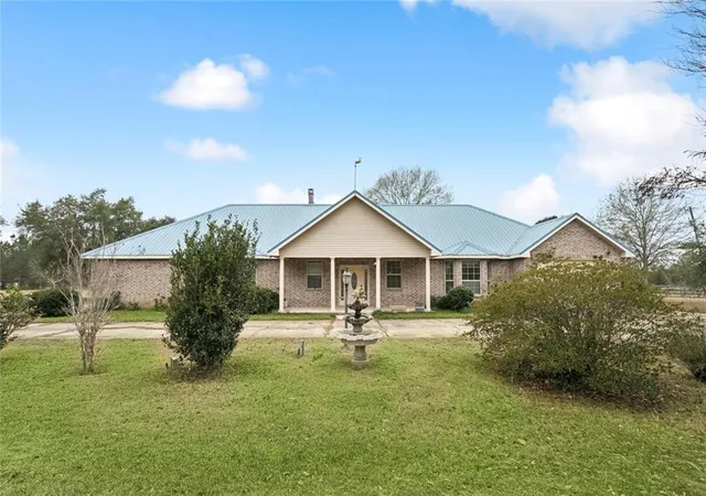 1st image of 220 Warrior Tr, Covington, LA 70435 | MLS# 2569903