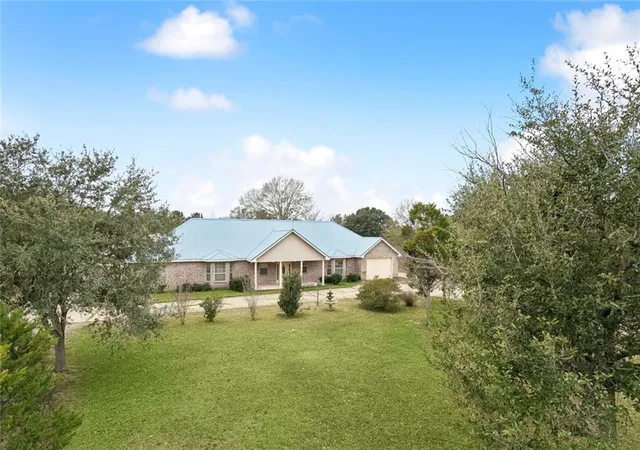 2nd image of 220 Warrior Tr, Covington, LA 70435 | MLS# 2569903
