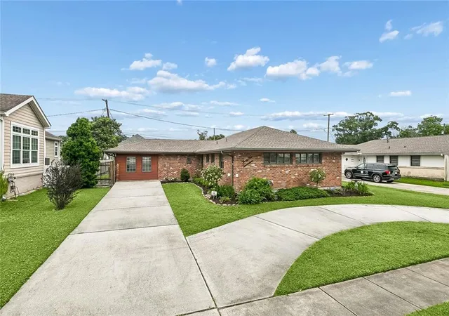 Photo 2 of Single family home for sale at 3417 Page Dr, Metairie, LA 70003 | MLS# 2569874 | Listing updated on 2026-07-29