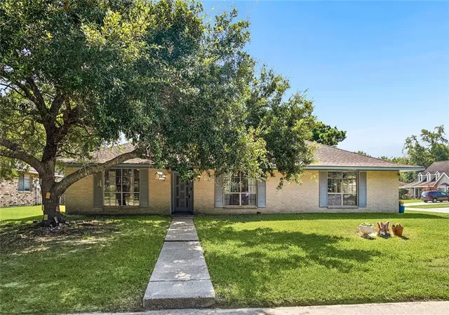 Photo 1 of Single family home for sale at 139 Kingston Dr, Slidell, LA 70458 | MLS# 2569944 | Listing updated on 2026-07-30