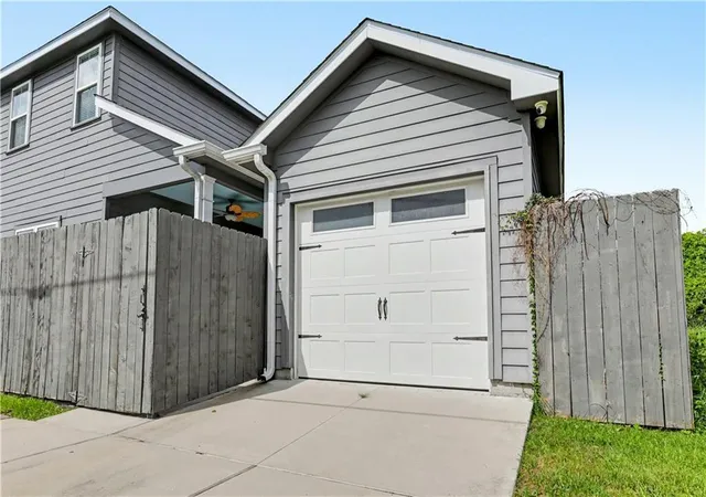 2nd image of 936 6th St, Gretna, LA 70053 | MLS# 2569629