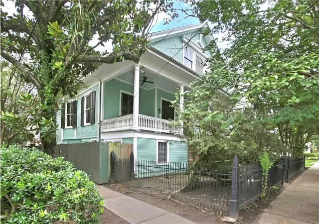 2nd image of 839 Pine St, New Orleans, LA 70118 | MLS# 2568046