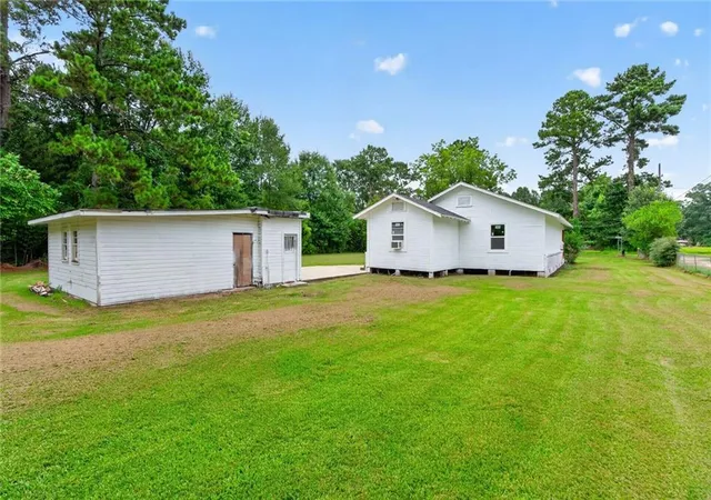 Photo 3 of Single family home for sale at 1102 W 6th Street, Bogalusa, LA 70427 | MLS# 2569164 | Listing updated on 2026-09-01