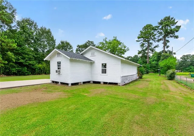 Photo 4 of Single family home for sale at 1102 W 6th Street, Bogalusa, LA 70427 | MLS# 2569164 | Listing updated on 2026-09-01