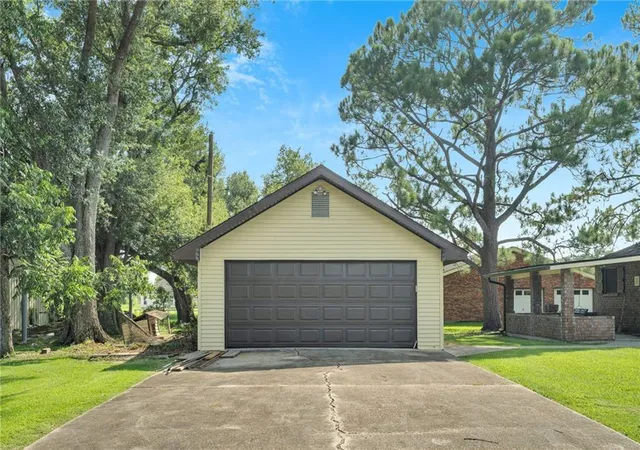 Photo 3 of Single family home for sale at 605 Aquarius St, Hahnville, LA 70057 | MLS# 2569733 | Listing updated on 2026-07-31