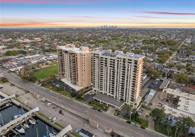 2nd image of 300 Lake Marina Ave #8A, New Orleans, LA 70124 | MLS# 2569148