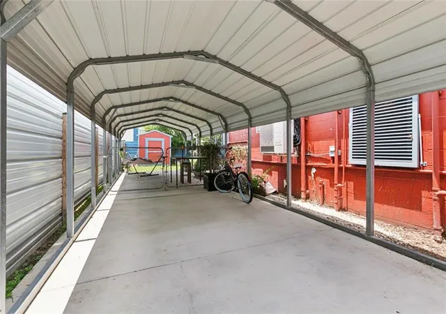 Photo 3 of Single family home for sale at 1010 Angela Ave, Arabi, LA 70032 | MLS# 2569741 | Listing updated on 2026-08-29