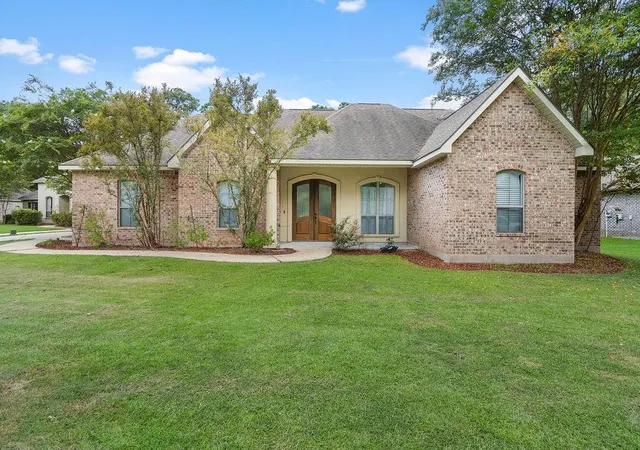 1st image of 1510 Labarre St, Mandeville, LA 70448 | MLS# 2570042