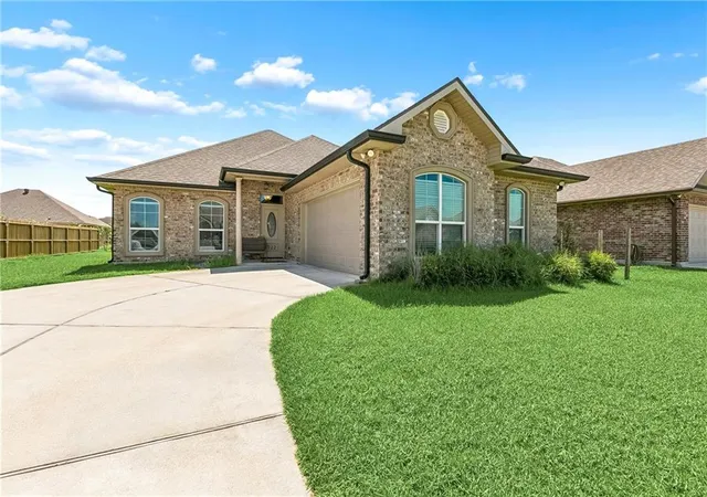 1st image of 722 Rue Saint Michael, Gretna, LA 70056 | MLS# 2570101