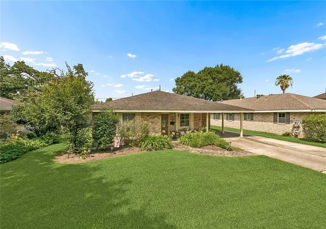 2nd image of 44 Marie Dr, Gretna, LA 70053 | MLS# 2570173