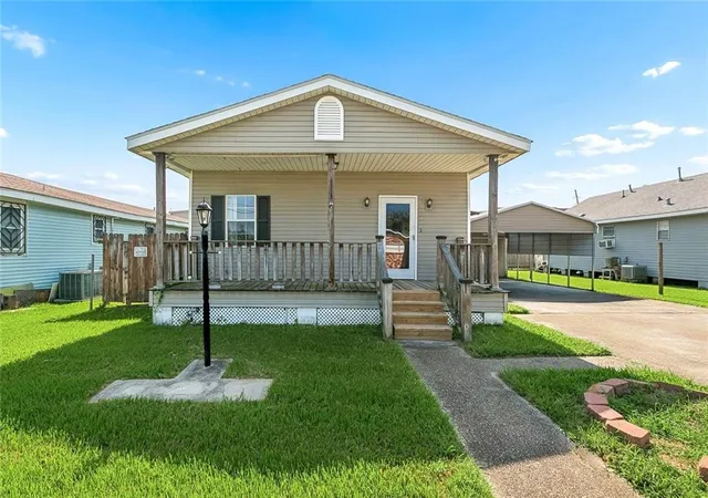 1st image of 1114 Lesan Dr, Kenner, LA 70062 | MLS# 2570133