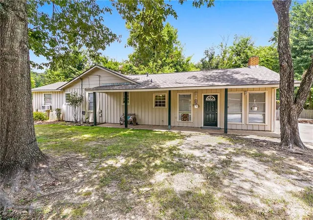 Photo 1 of Single family home for sale at 432 Pete's Hwy, Denham Springs, LA 70726 | MLS# 2570214 | Listing updated on 2026-08-30