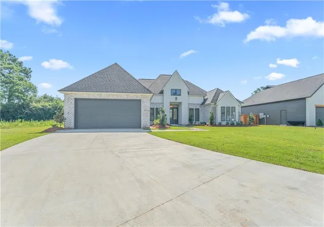 2nd image of 1791 Hazel Dr, Mandeville, LA 70448 | MLS# 2570270
